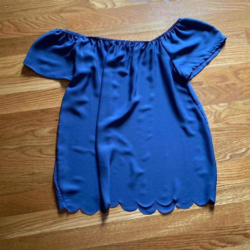 Womens M navy off the shoulder top